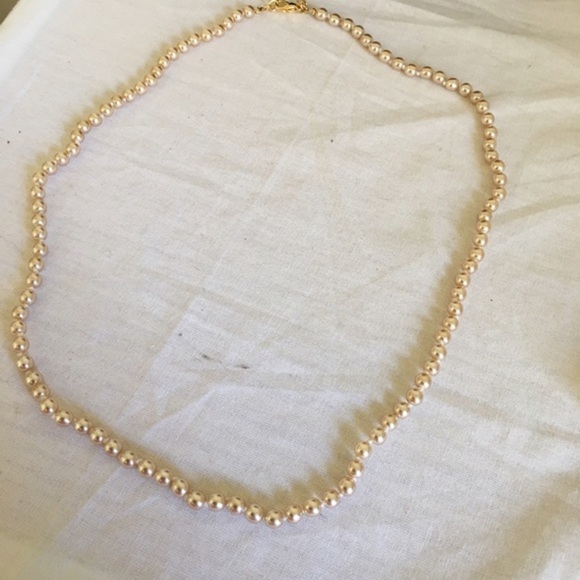 𝅺NOLAN Miller Glamour Faux Pearl Necklace in box - Picture 2 of 5